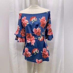 Beautiful off-shoulder floral print top size M